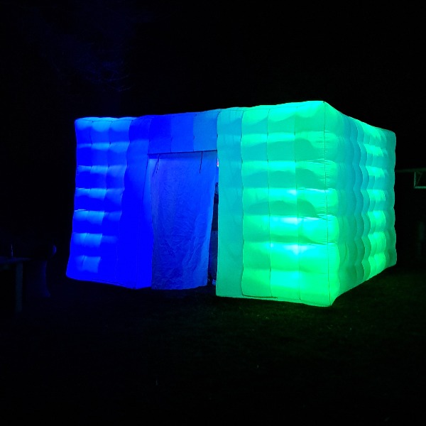 Opblaasbare tent 5x5 meter - Inclusief verlichting Opblaasbare tent 5x5 meter - Inclusief verlichting