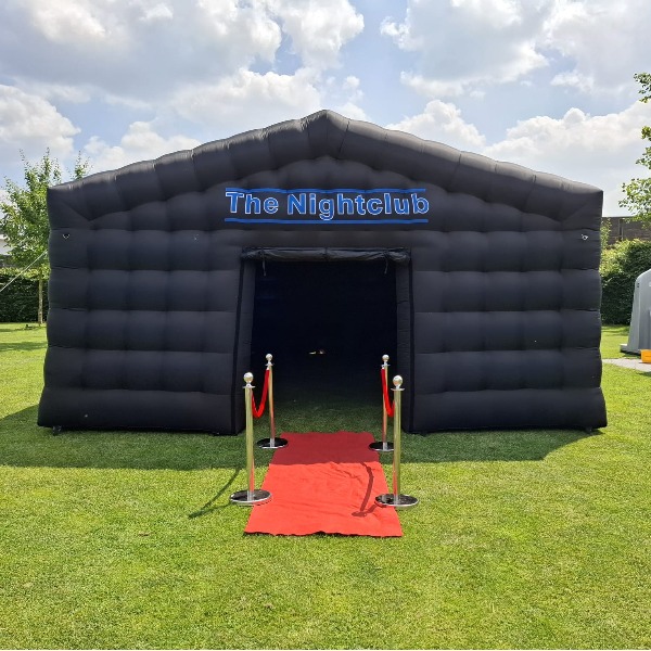 Opblaasbare club 8x6 meter - Inclusief discolamp