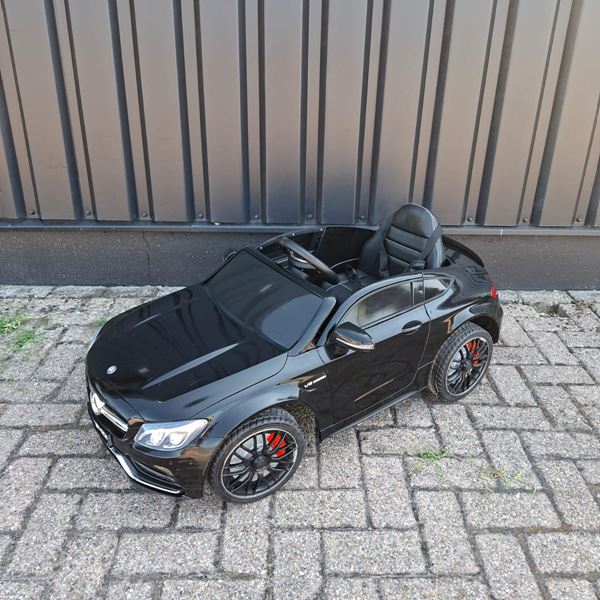 Elektrische kinderauto - Mercedes C63 AMG Zwart
